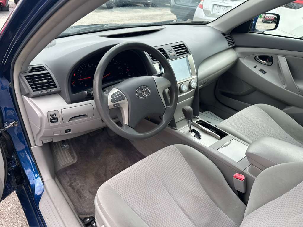 2011 Toyota Camry Image 12