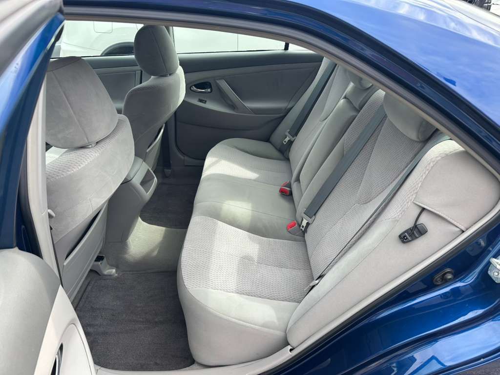 2011 Toyota Camry Image 19