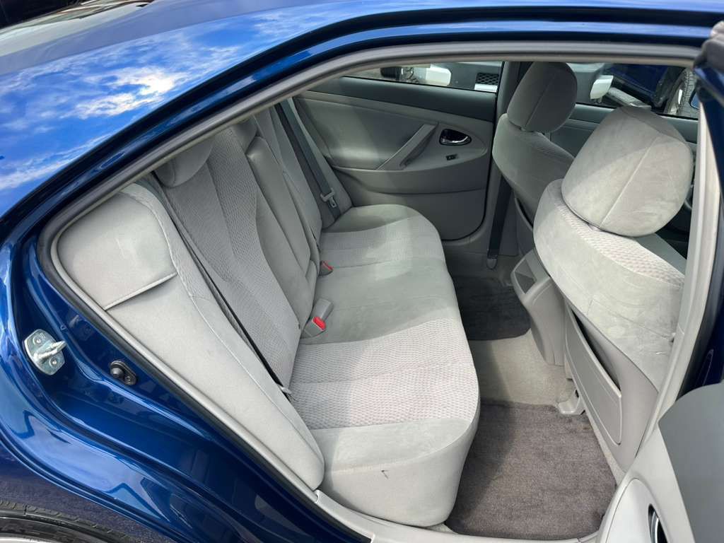 2011 Toyota Camry Image 20