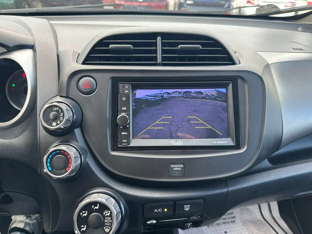 2013 Honda Fit Image 17