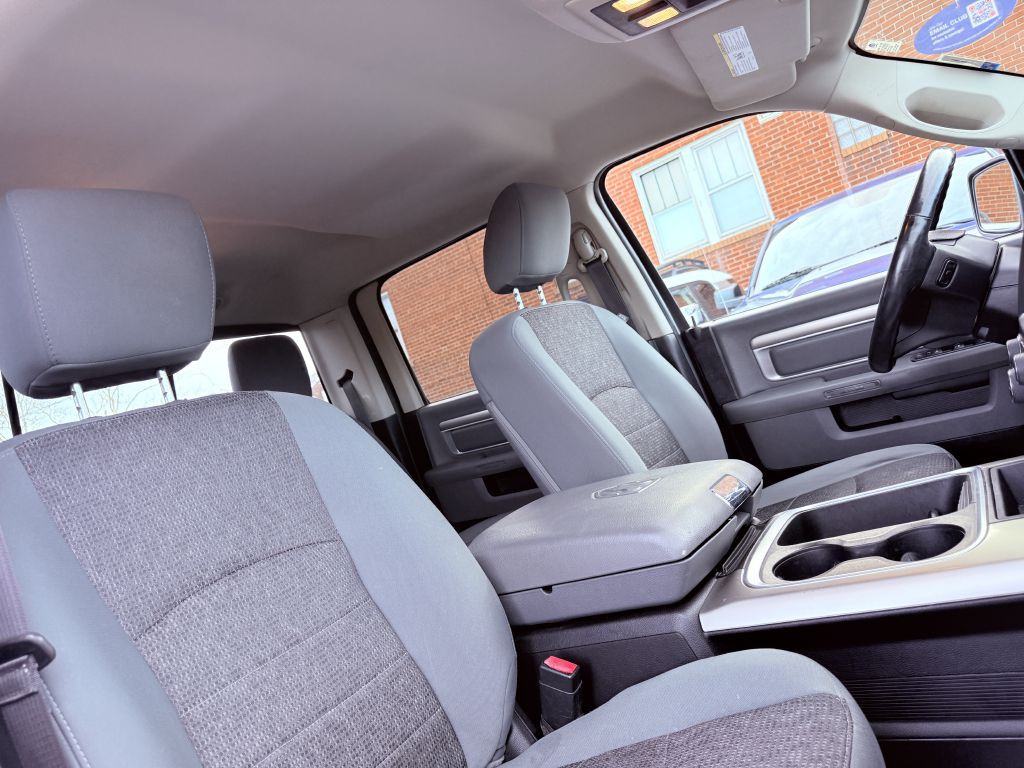 2015 RAM 1500 Image 18