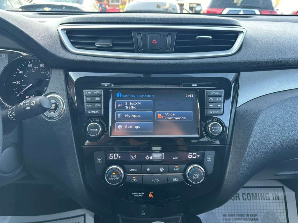 2016 Nissan Rogue Image 15