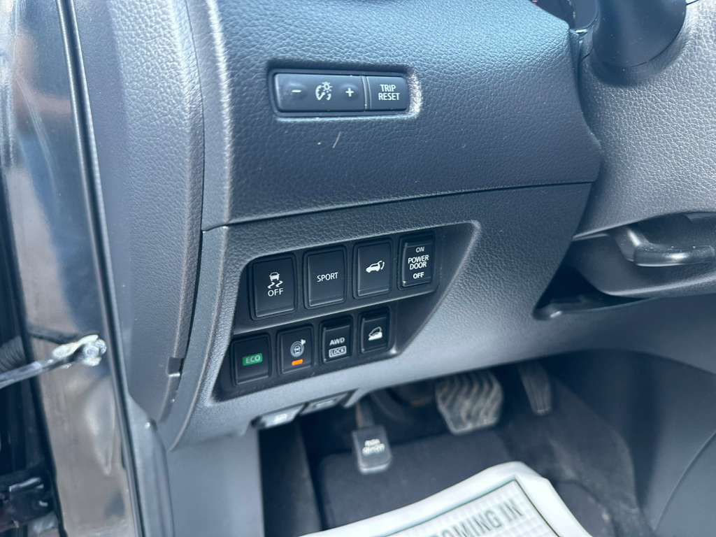 2016 Nissan Rogue Image 16