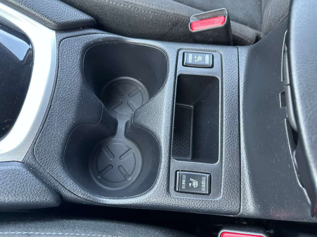 2016 Nissan Rogue Image 21