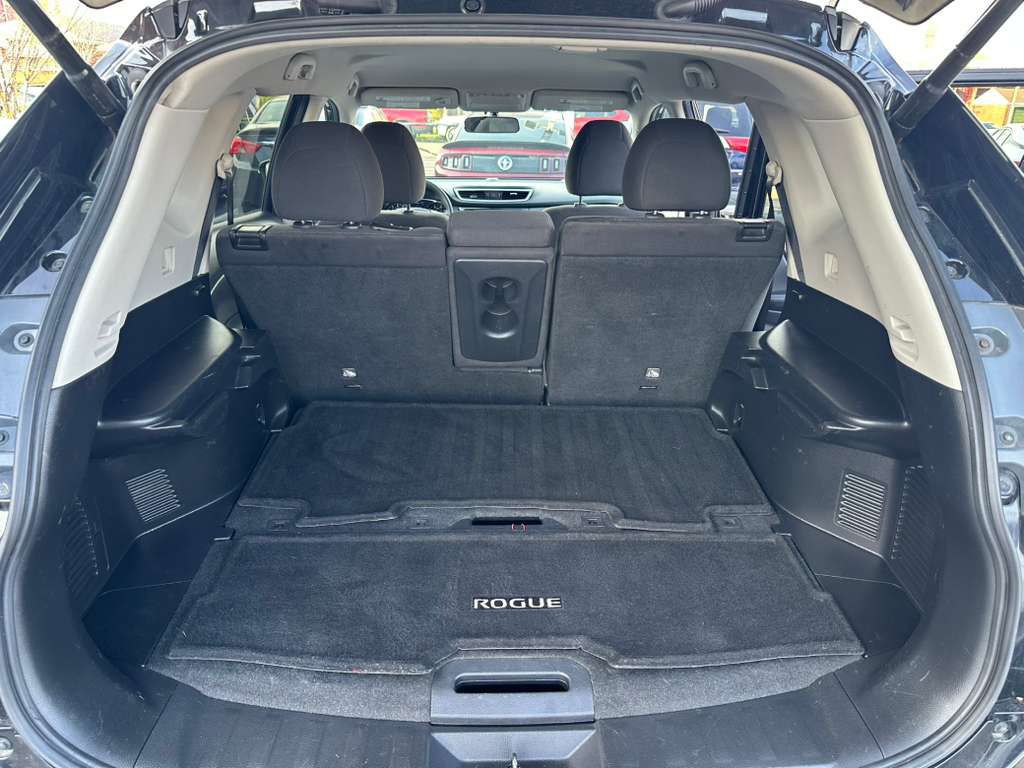 2016 Nissan Rogue Image 24