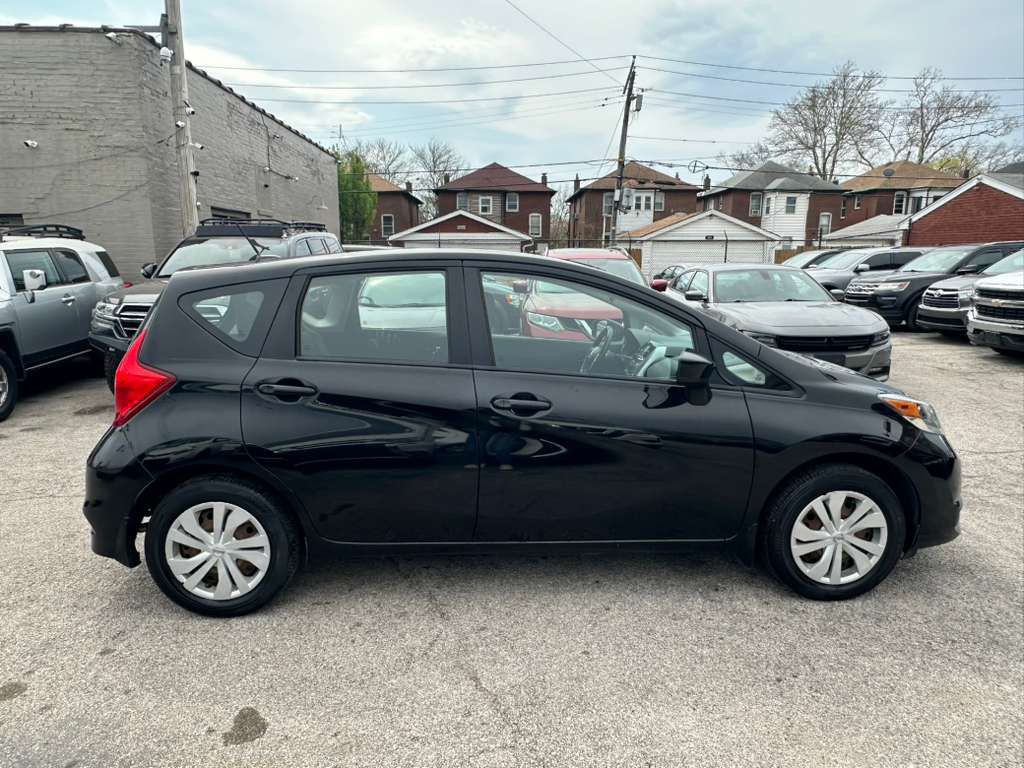 2018 Nissan Versa Image 4