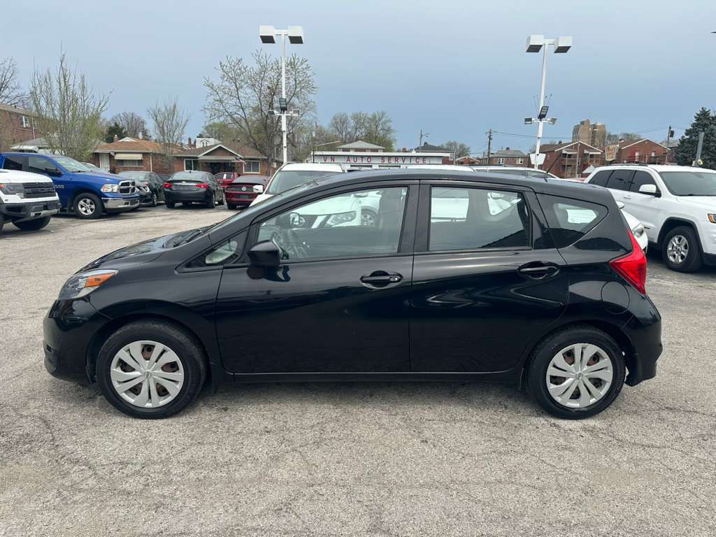 2018 Nissan Versa Image 5