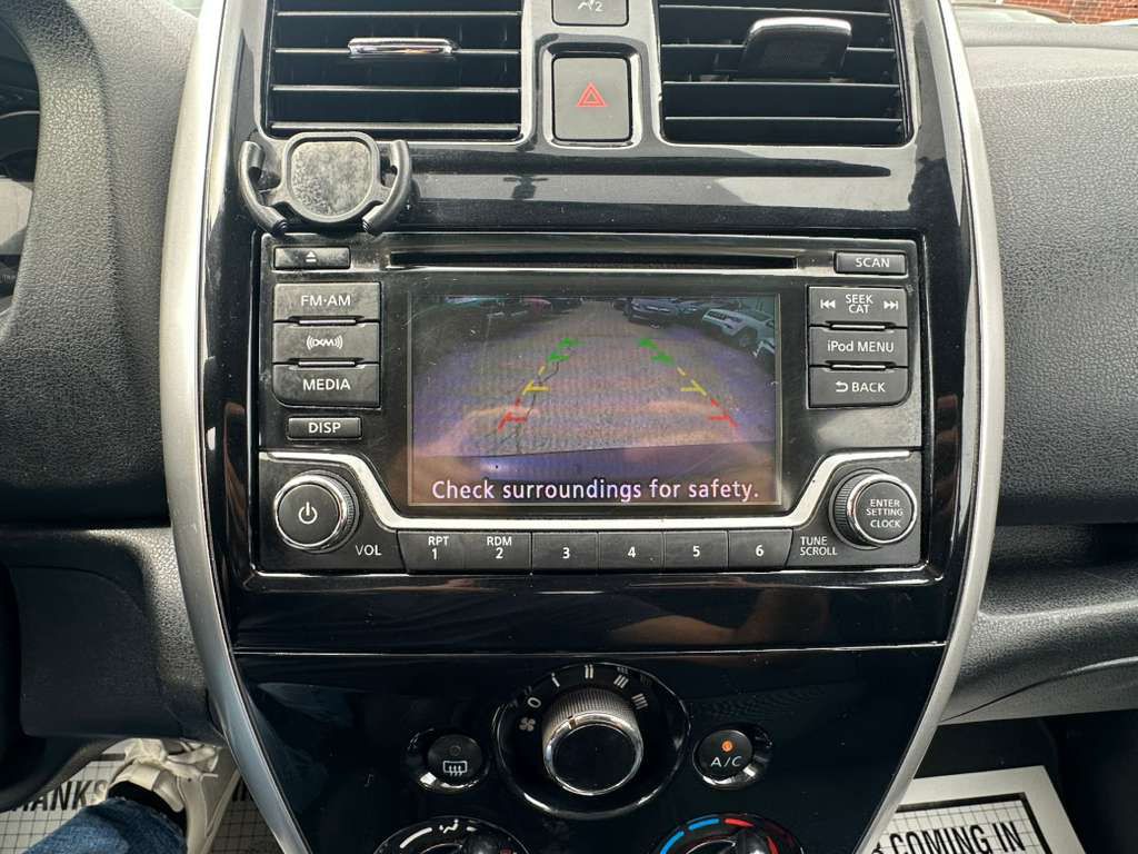 2018 Nissan Versa Image 18