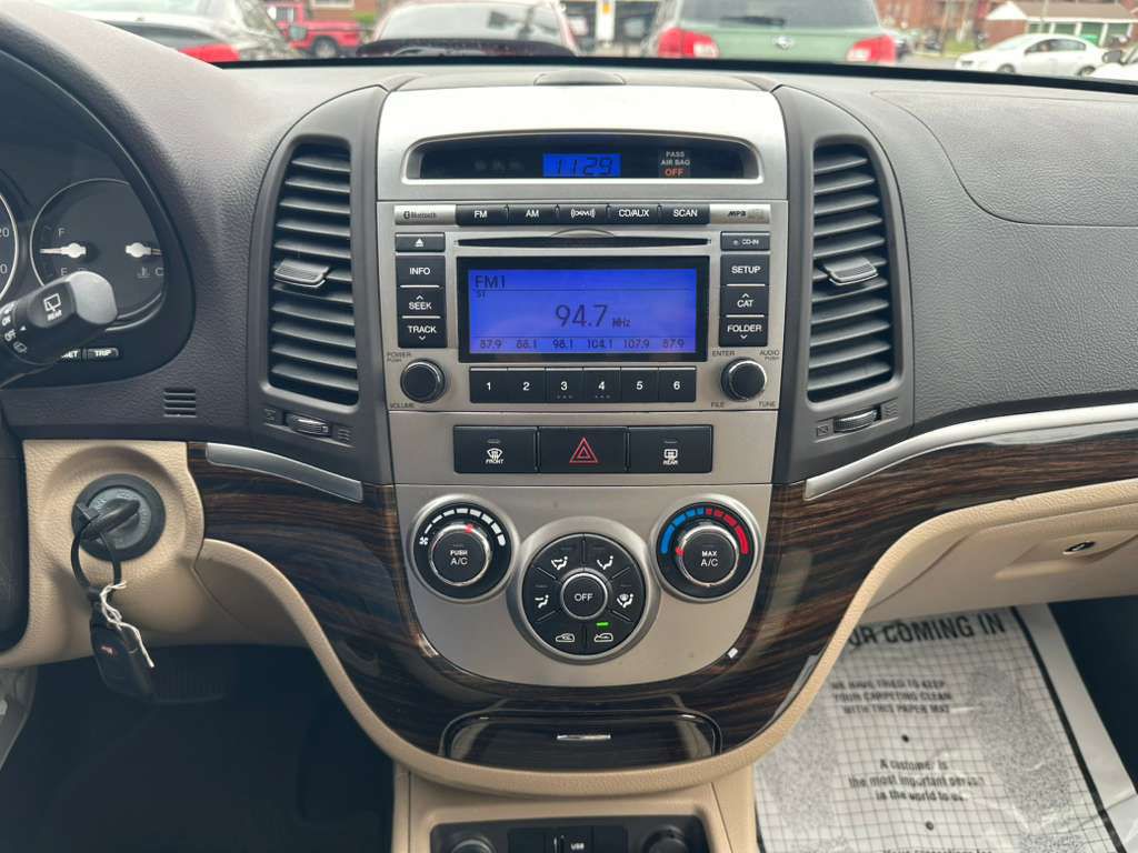 2010 Hyundai Santa Fe Image 17