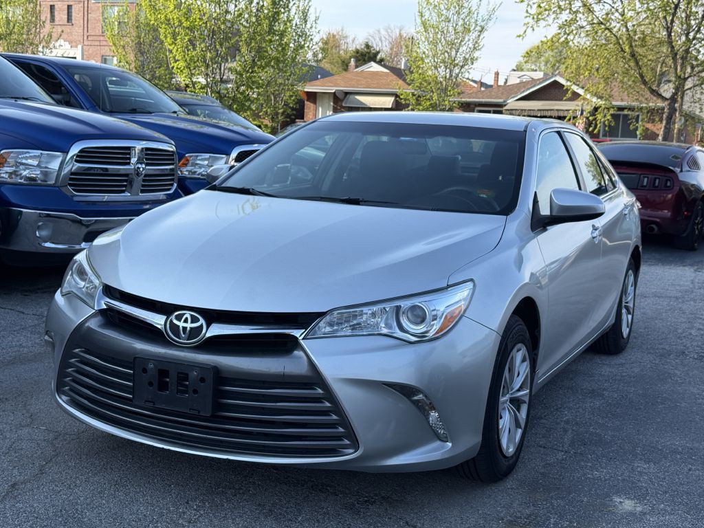 2017 Toyota Camry Image 1