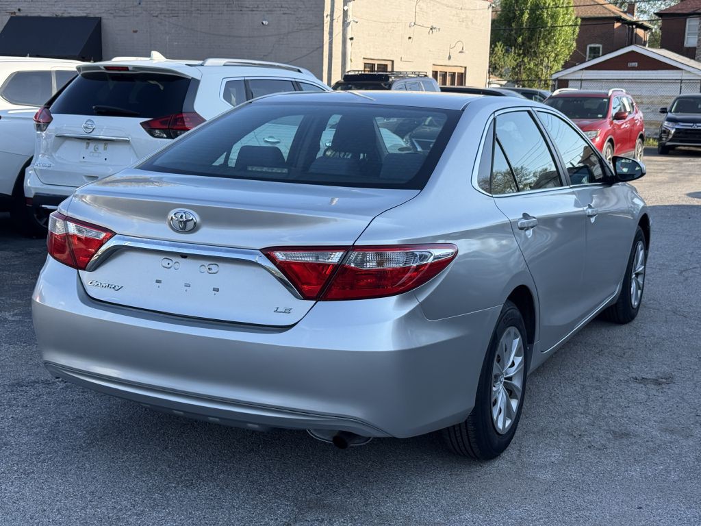 2017 Toyota Camry Image 4