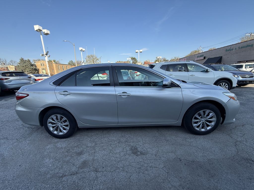 2017 Toyota Camry Image 7