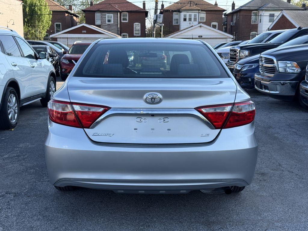 2017 Toyota Camry Image 9