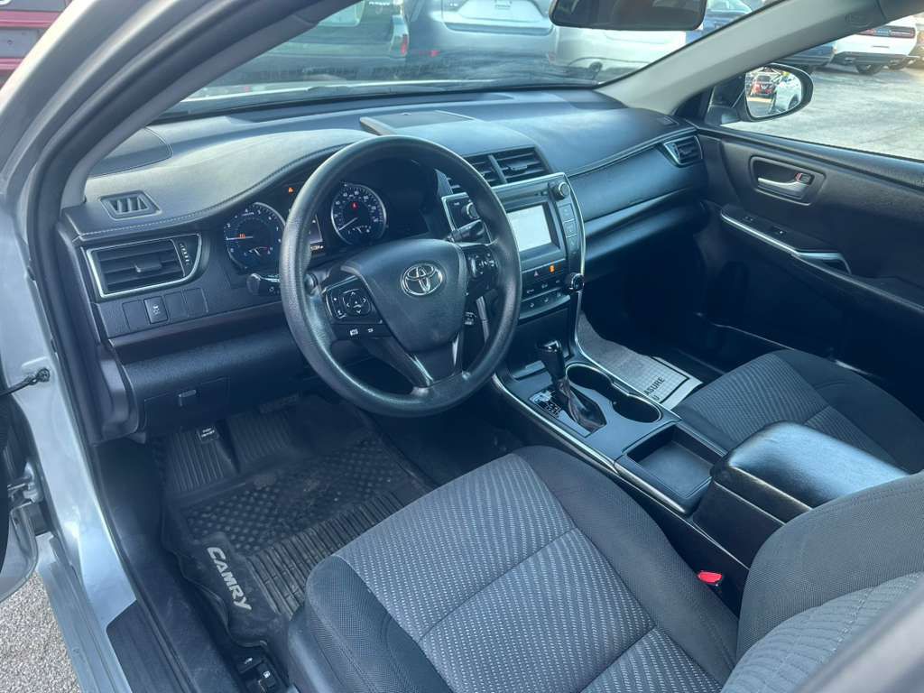2017 Toyota Camry Image 12