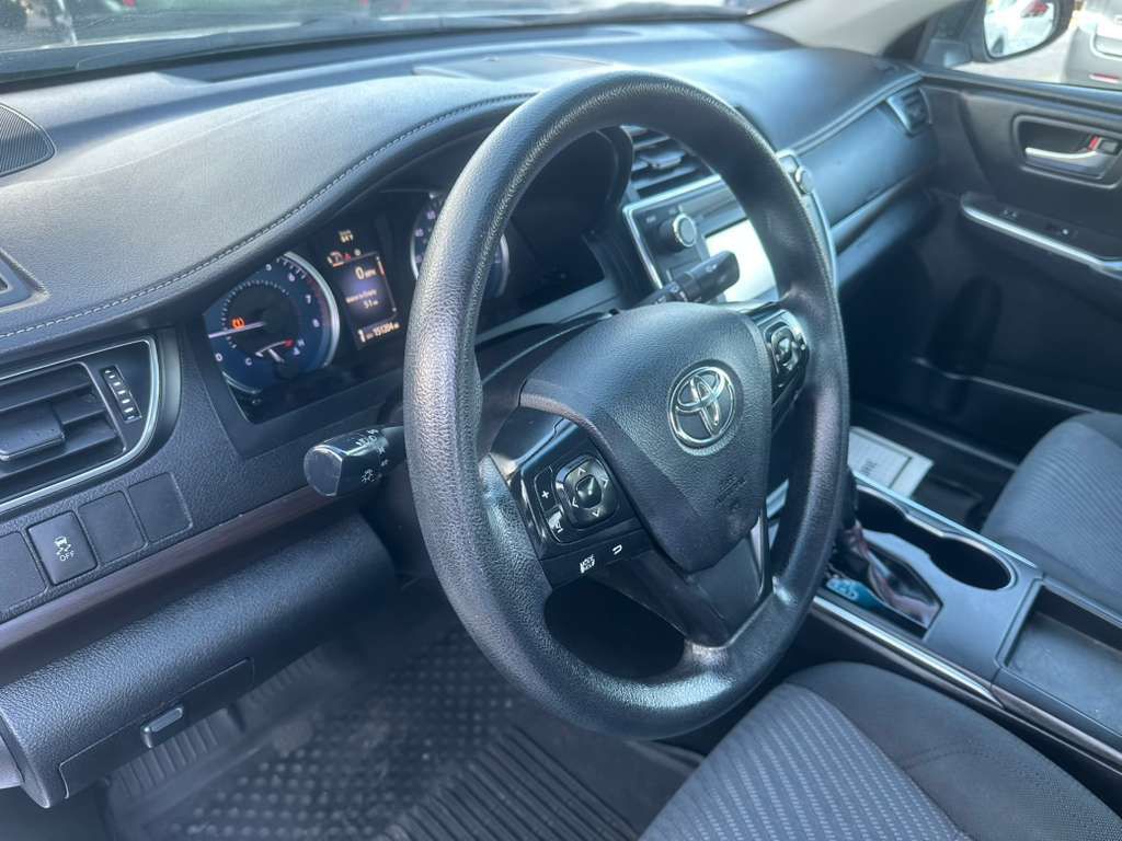 2017 Toyota Camry Image 13