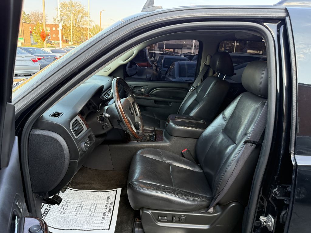 2011 GMC Yukon Image 12