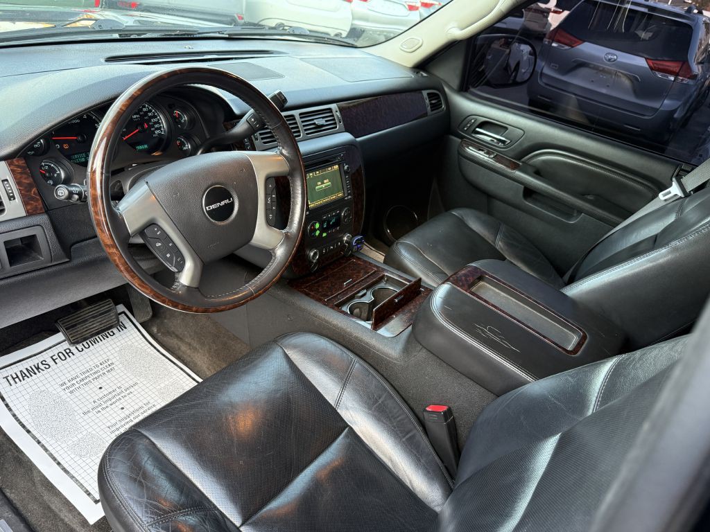 2011 GMC Yukon Image 14