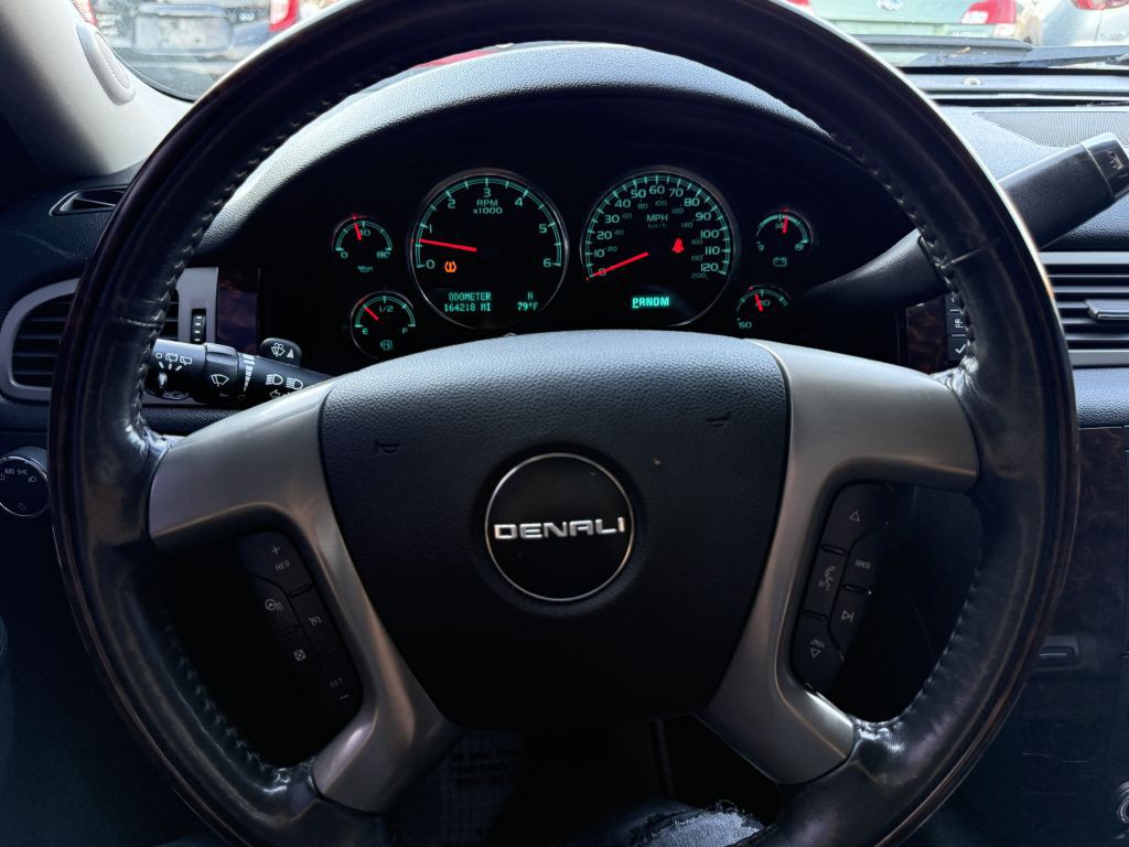 2011 GMC Yukon Image 16