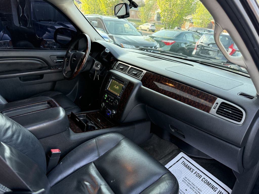 2011 GMC Yukon Image 24