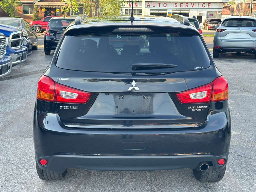 2015 Mitsubishi Outlander Image 8