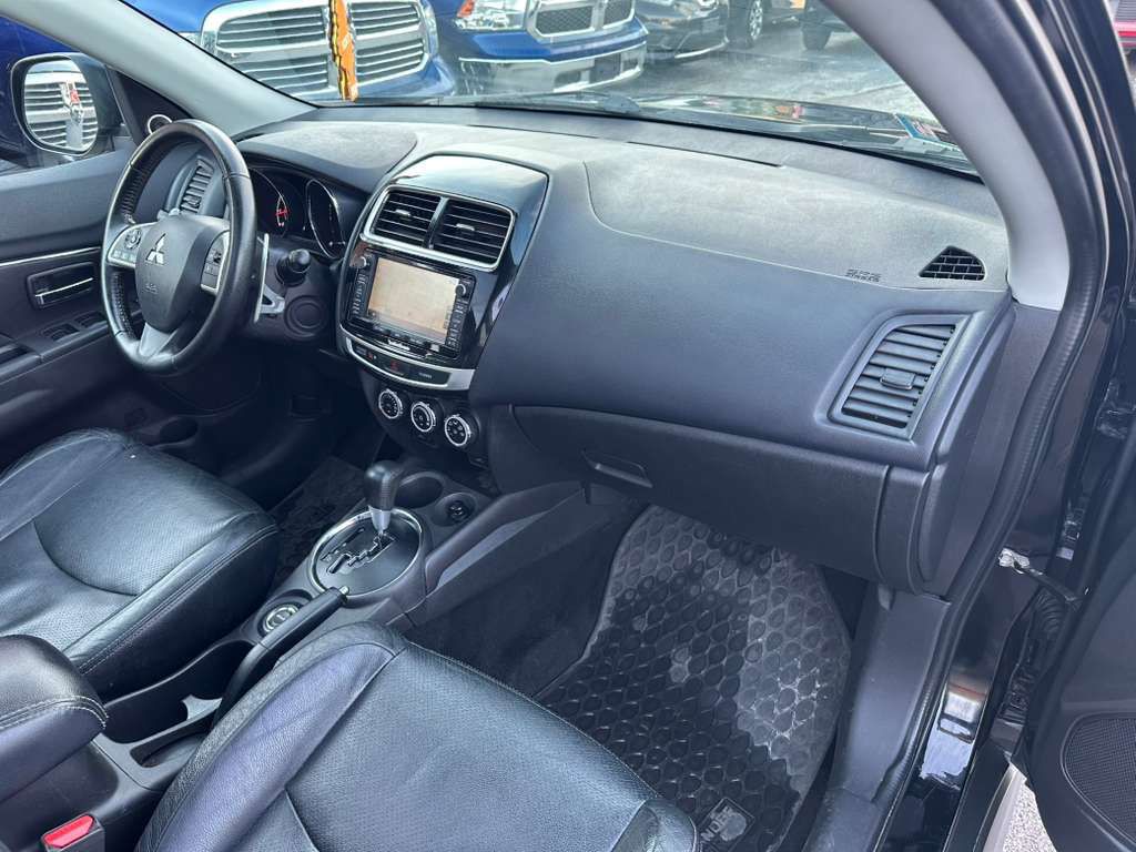2015 Mitsubishi Outlander Image 13