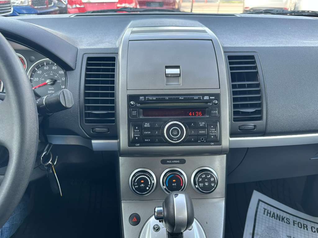 2011 Nissan Sentra Image 16