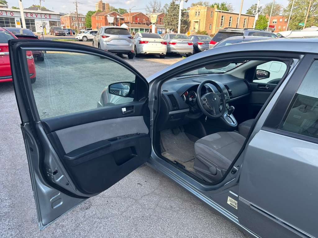 2012 Nissan Sentra Image 9