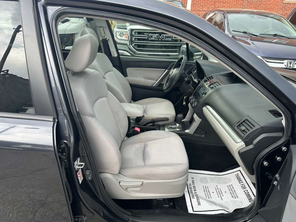2015 Subaru Forester Image 12
