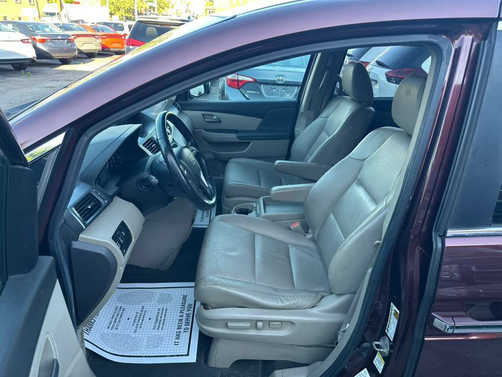 2012 Honda Odyssey Image 10