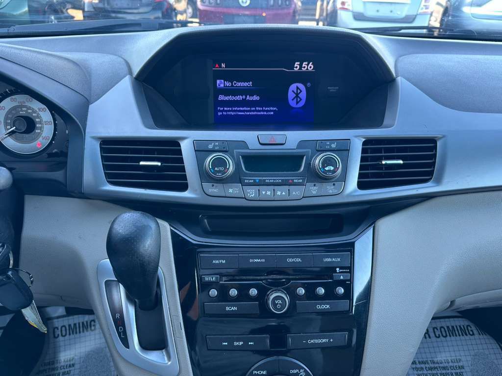 2012 Honda Odyssey Image 17