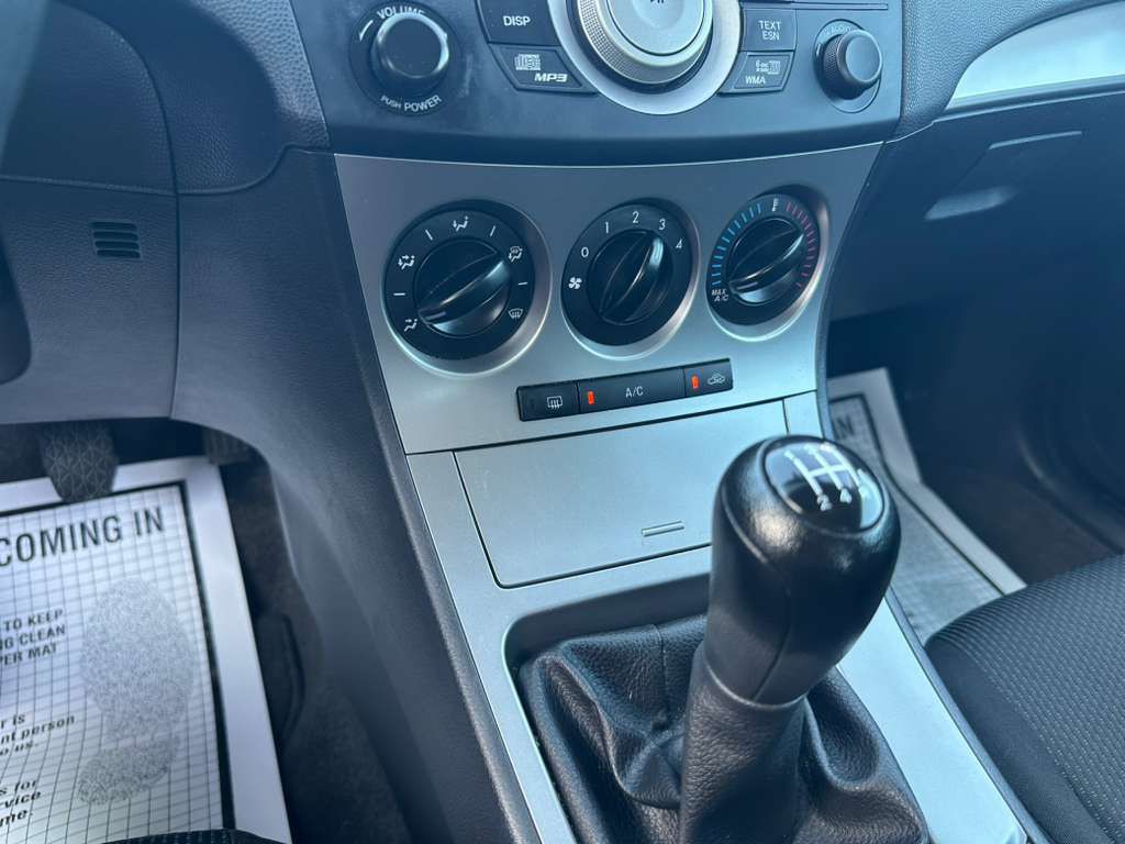 2011 Mazda Mazda3 Image 19