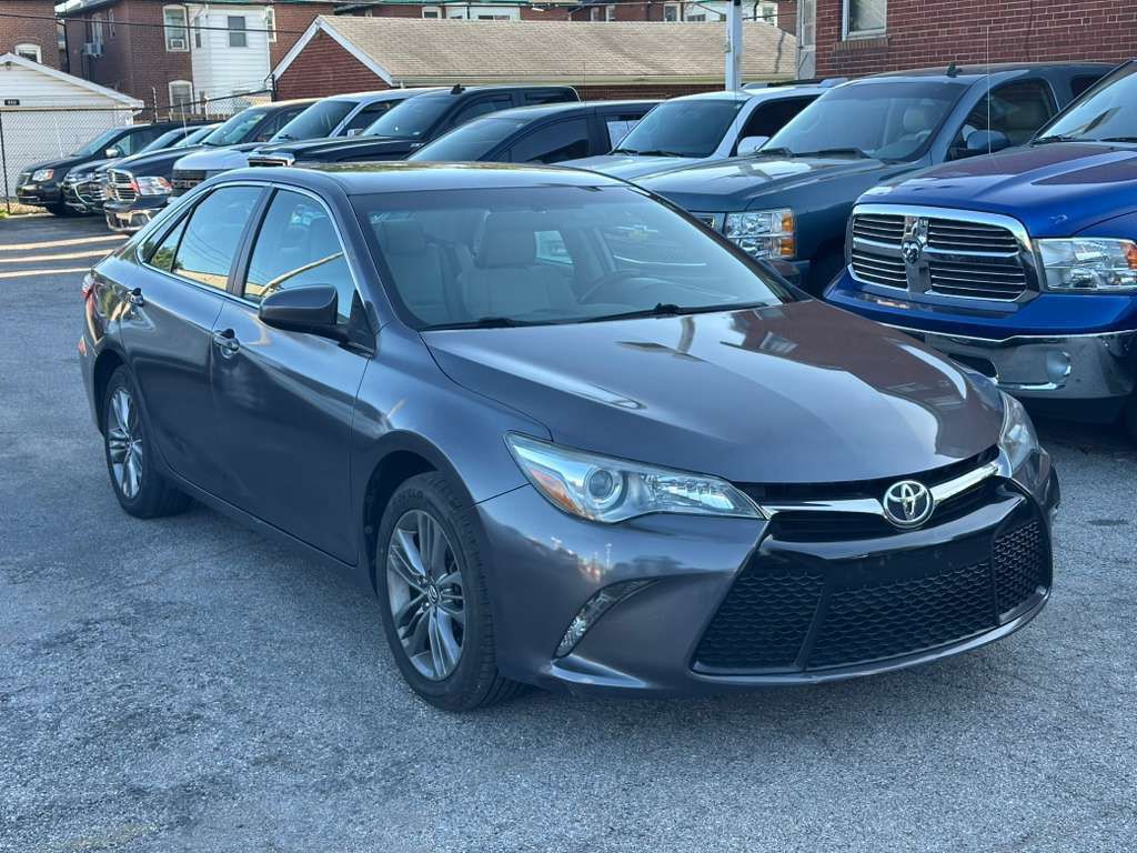 2017 Toyota Camry Image 1