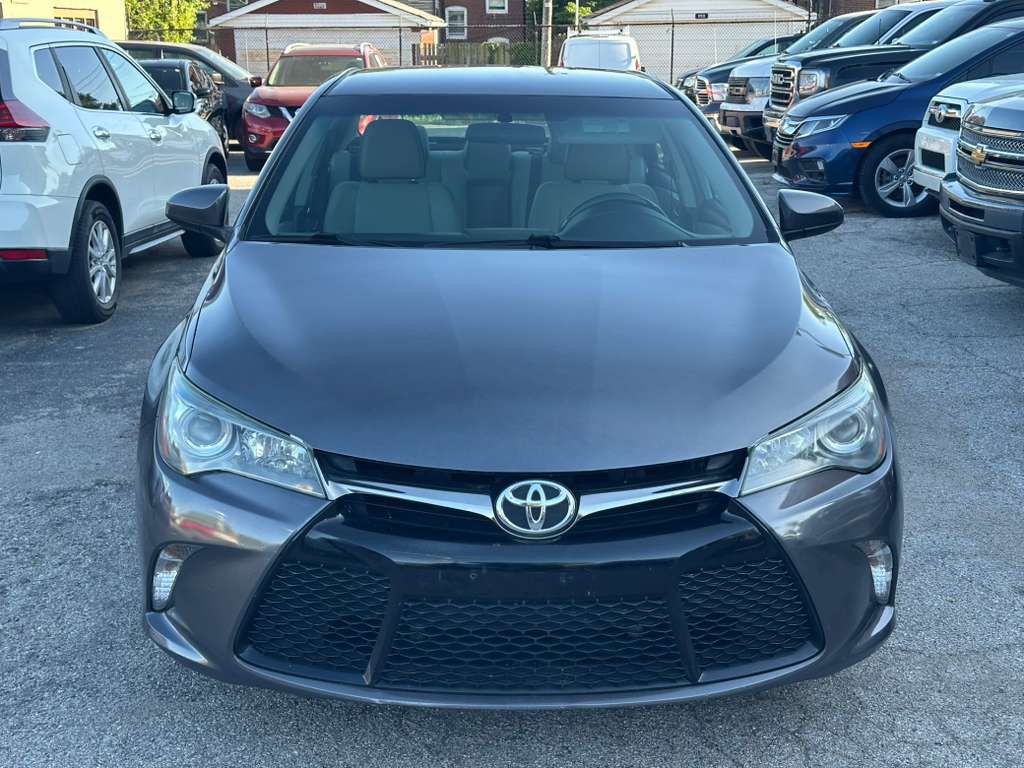 2017 Toyota Camry Image 2