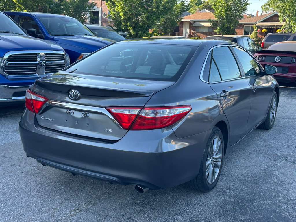 2017 Toyota Camry Image 4