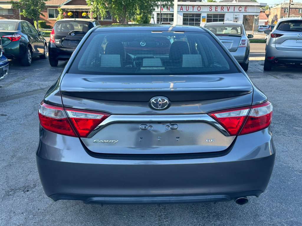 2017 Toyota Camry Image 9