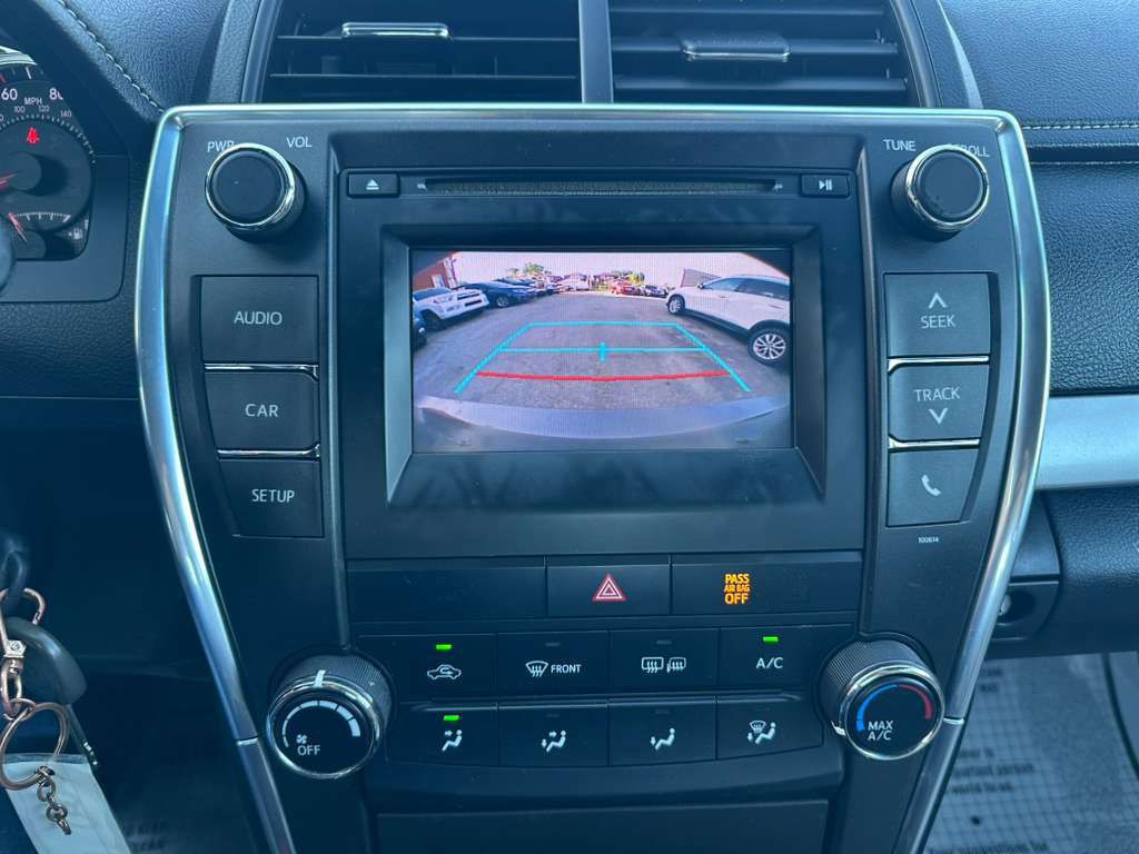 2017 Toyota Camry Image 14