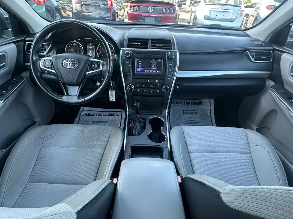 2017 Toyota Camry Image 15