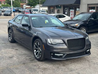 Image for 2018 Chrysler 300 Touring ID: 7385587