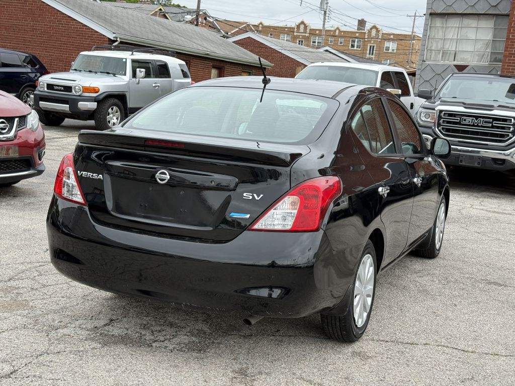 2013 Nissan Versa Image 4