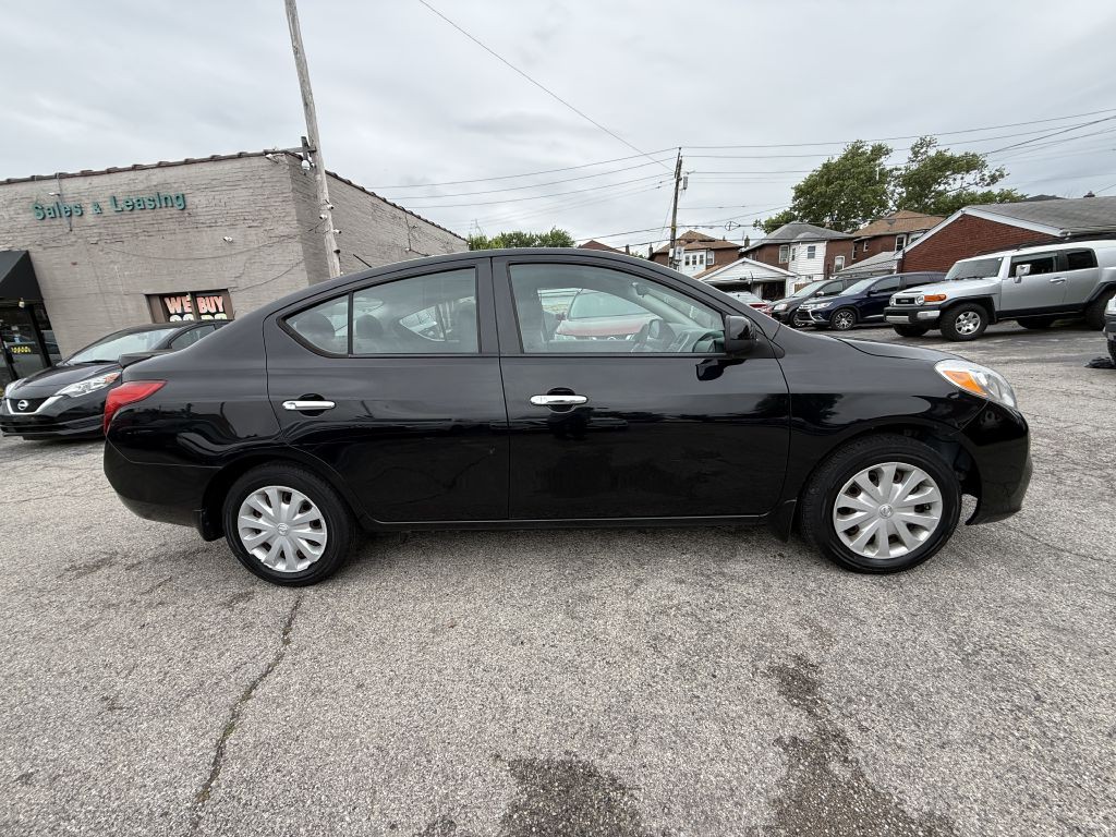 2013 Nissan Versa Image 6