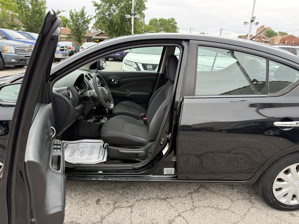 2013 Nissan Versa Image 10