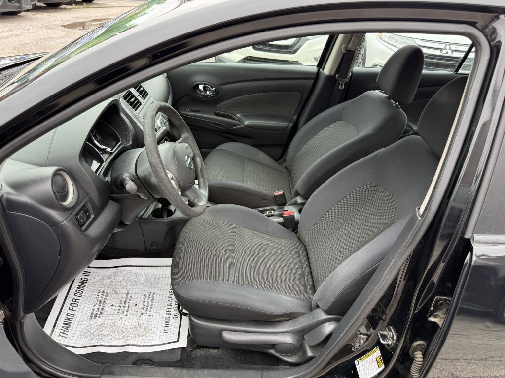 2013 Nissan Versa Image 11