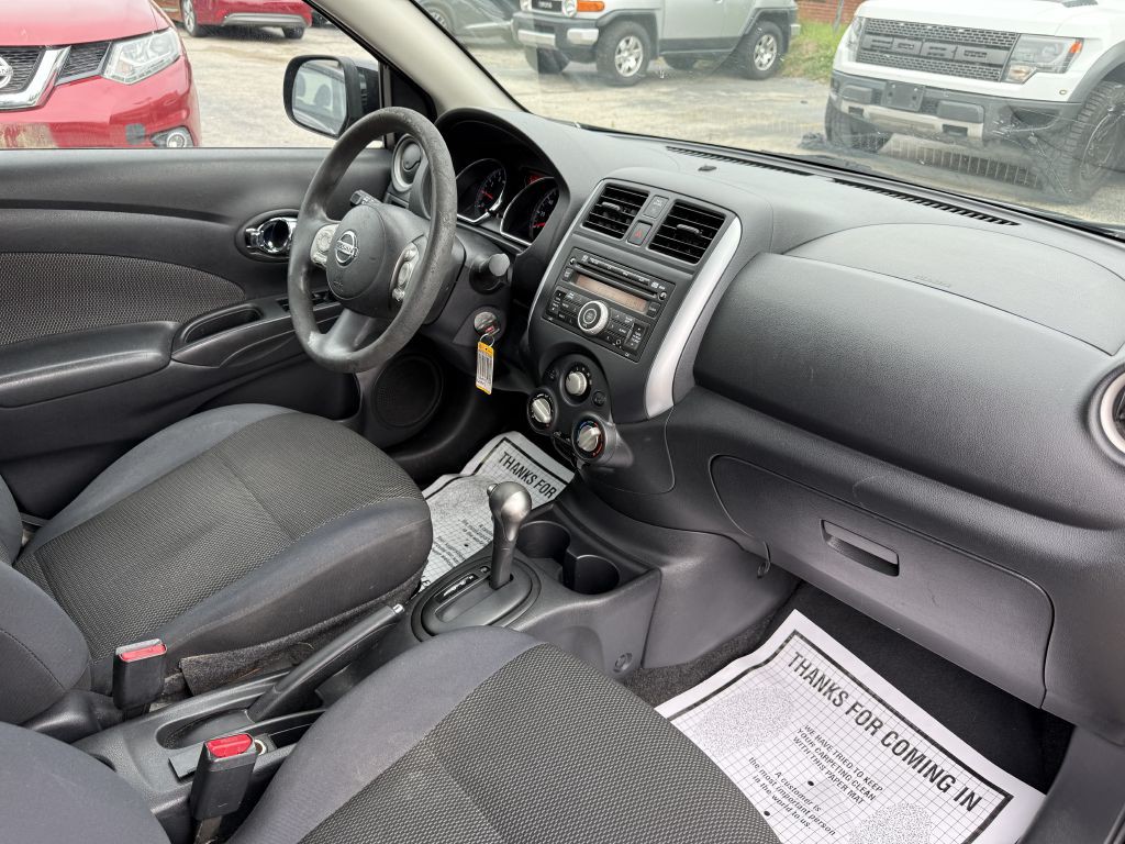 2013 Nissan Versa Image 18