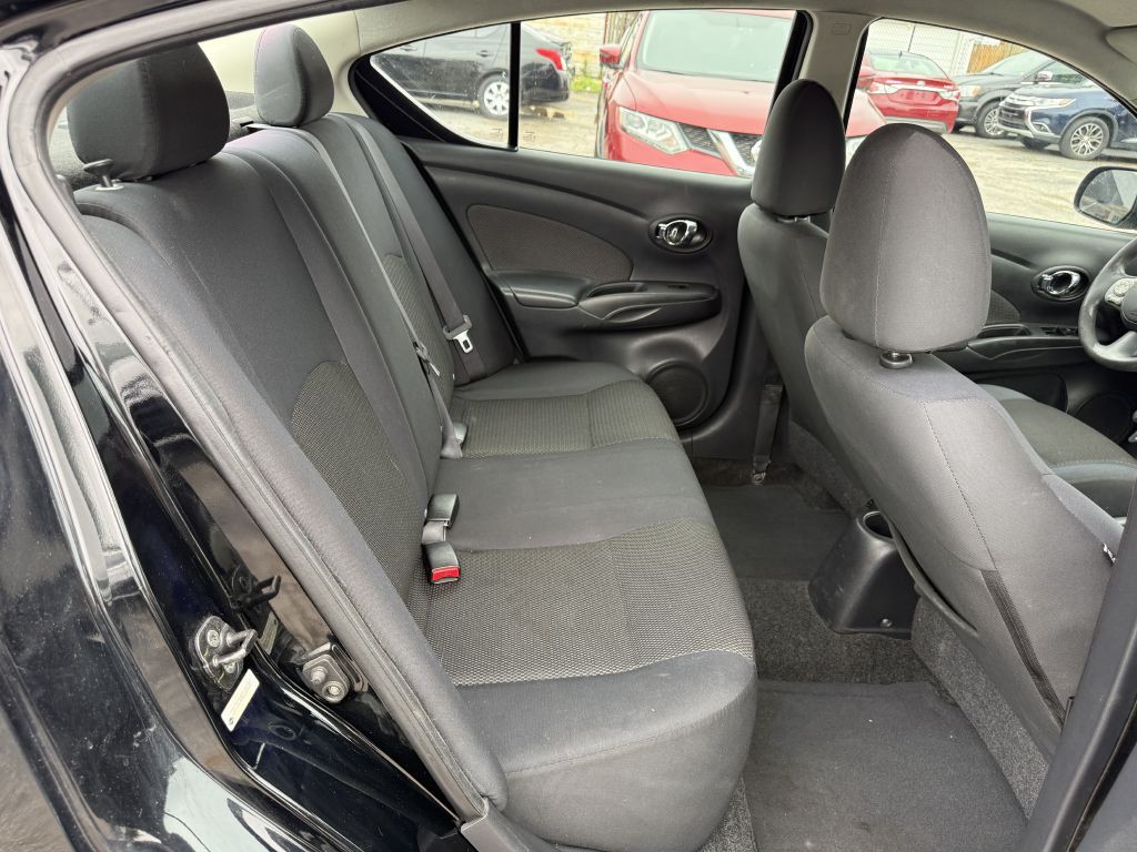 2013 Nissan Versa Image 20