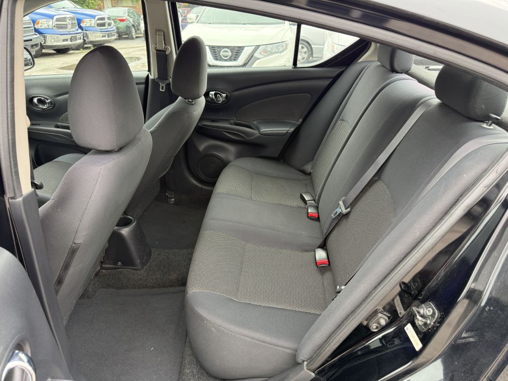 2013 Nissan Versa Image 22