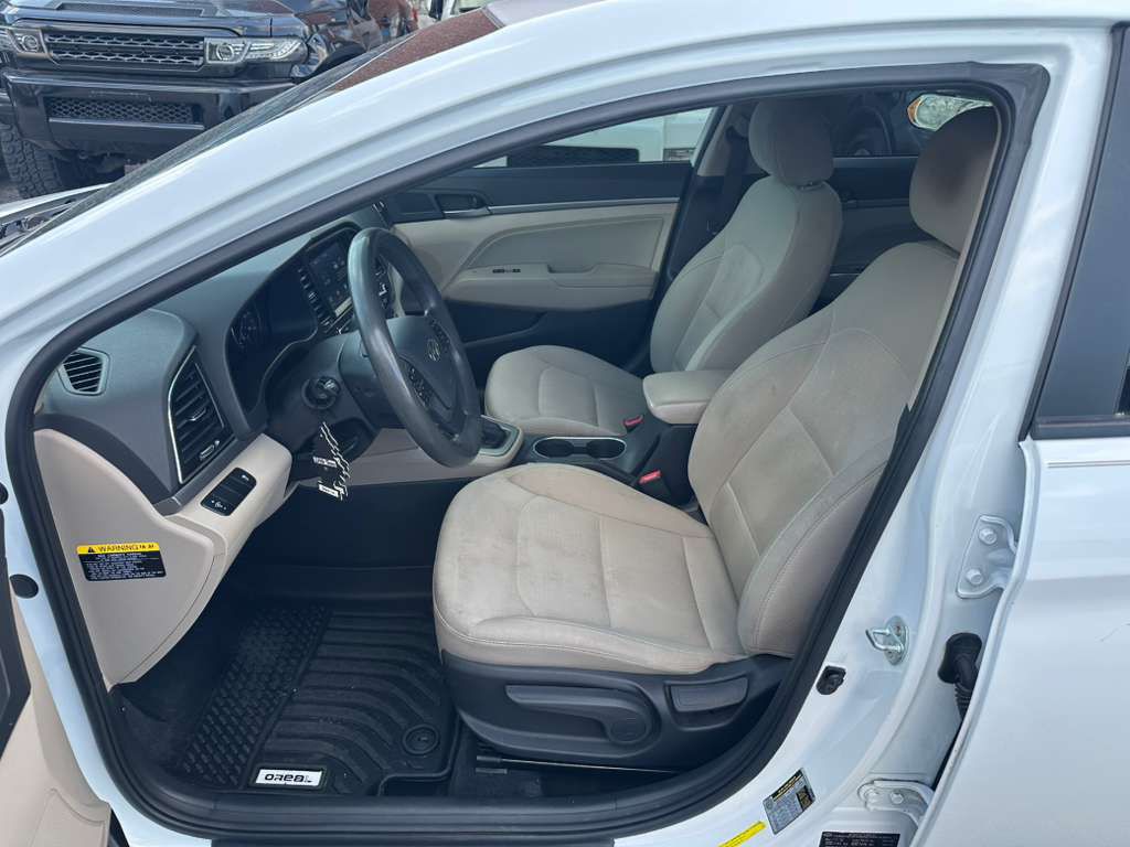 2017 Hyundai Elantra Image 10