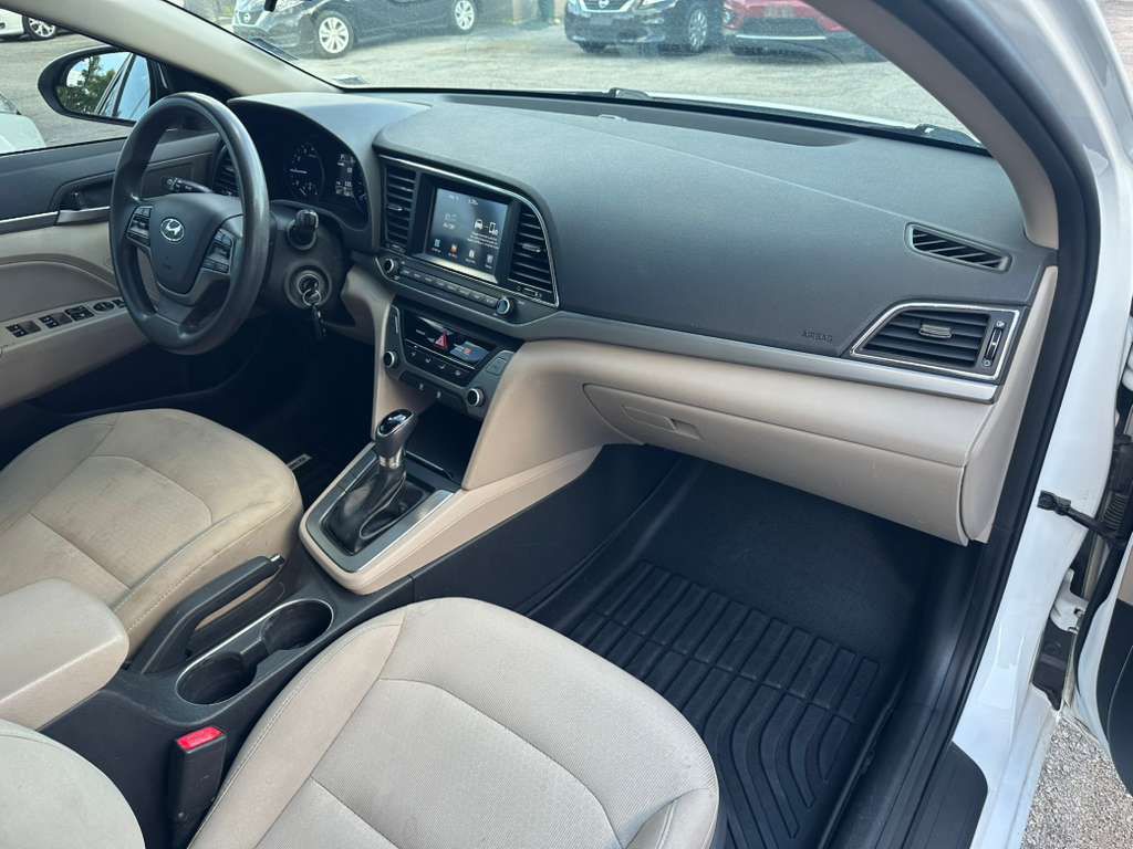 2017 Hyundai Elantra Image 13