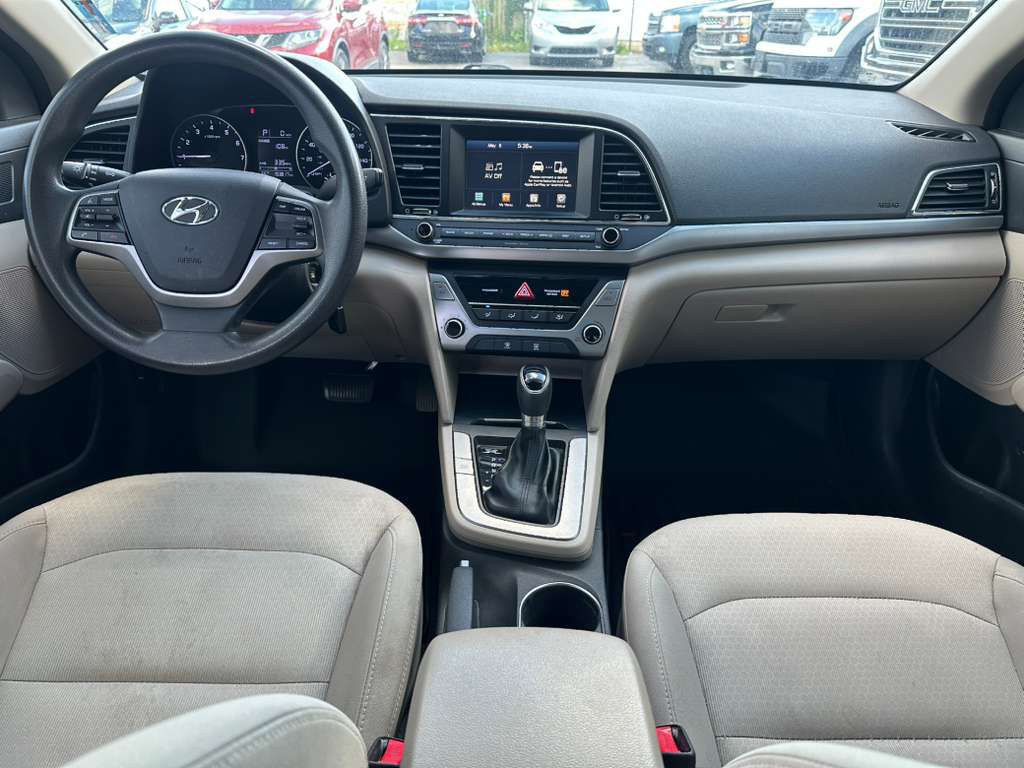 2017 Hyundai Elantra Image 14