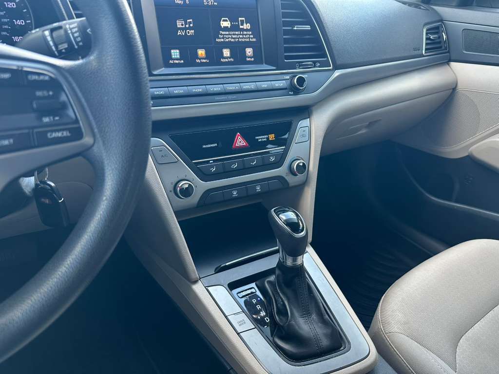 2017 Hyundai Elantra Image 19