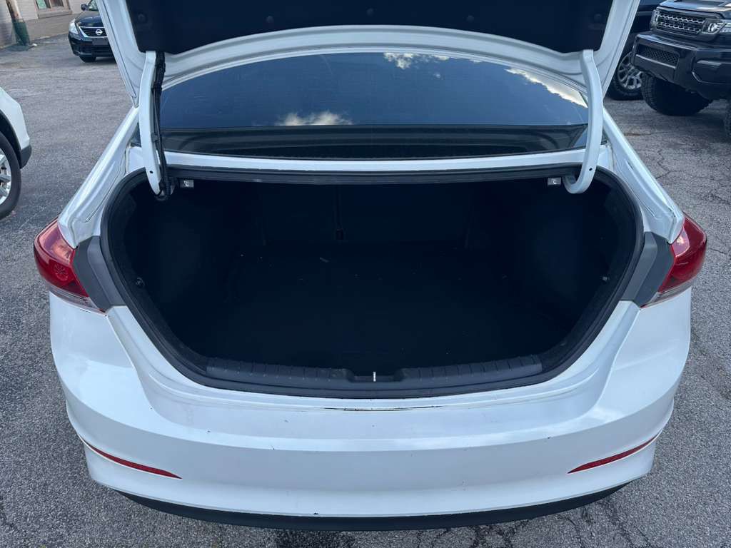 2017 Hyundai Elantra Image 23